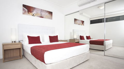 BEST WESTERN Islington Apartments - Holiday Find 1