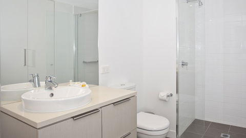 BEST WESTERN Islington Apartments - Holiday Find 3
