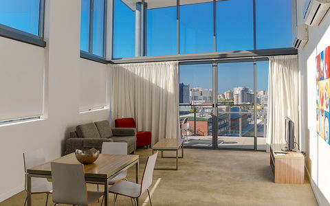 BEST WESTERN Islington Apartments - Holiday Find 6