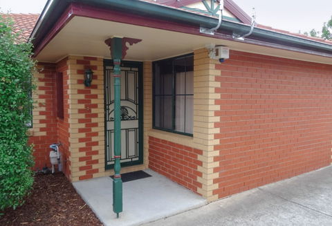 BEST WESTERN Fawkner Airport Motor Inn And Serviced Apartments - Holiday Find 0