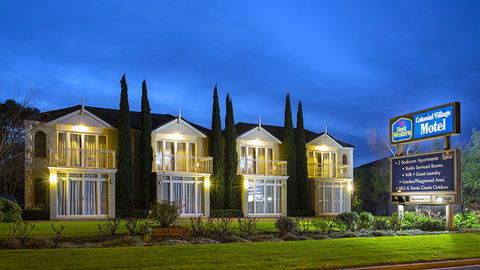 BEST WESTERN Colonial Village Motel - Holiday Find 0