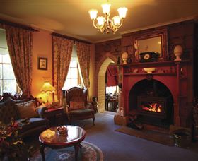 Oatlands Lodge Colonial Accommodation - Holiday Find 0