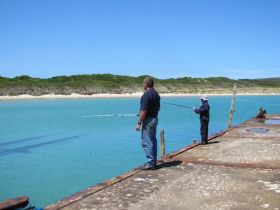 Three Hummock Island Accommodation - Holiday Find 0