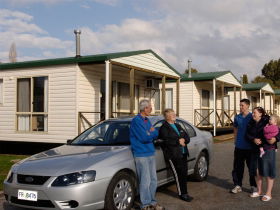 Discovery Holiday Parks  Hadspen Cosy Cabins - Holiday Find 2