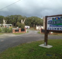Riverbreeze Caravan  Cabin Park - Holiday Find