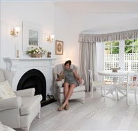 White Dove Cottage Bed and Breakfast
