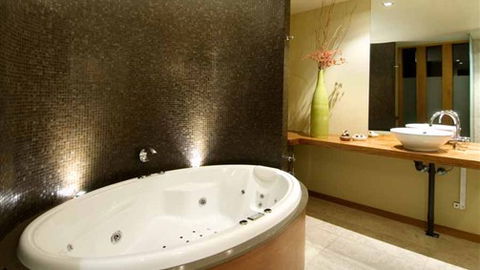 Hepburn Spa Pavilions - Saffron - Holiday Find 0