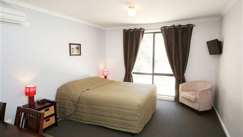 Deniliquin Golf Leisure Resort - Holiday Find 3