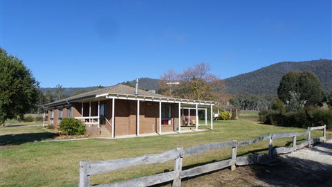 Sweetwater Stays Rural Retreat - Holiday Find 6