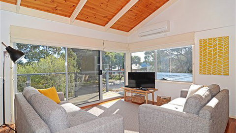 Barrakee Beach House - Anglesea - Holiday Find 0