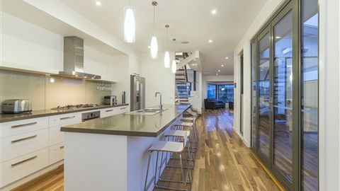 Serenity Torquay Ocean View: Luxury Beachfront - Holiday Find 1