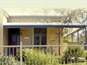 Granma's B&B - Holiday Find 0