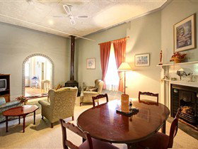 Granma's B&B - Holiday Find 2