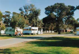 Tumby Bay Caravan Park Cabins - Holiday Find 2
