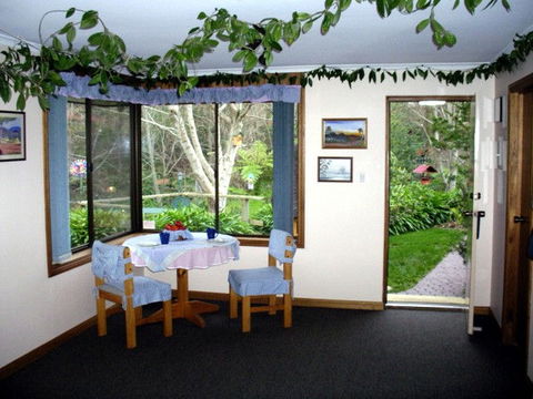 Adelaide Hills Bed & Breakfast Accommodation - Holiday Find 0