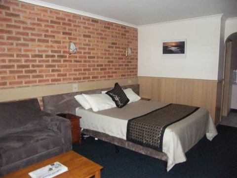 BEST WESTERN Colonial Motor Inn Bairnsdale - Holiday Find 0