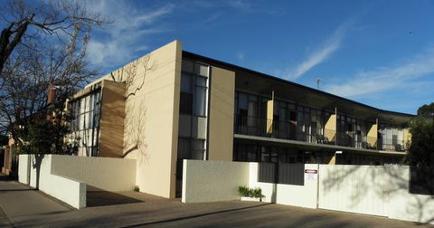 Capri Lodge Apartments - Holiday Find 3