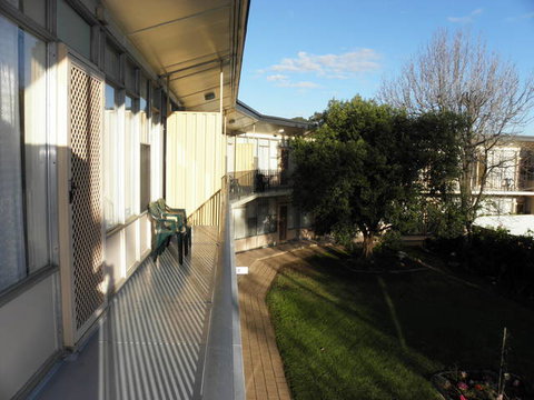 Capri Lodge Apartments - Holiday Find 4