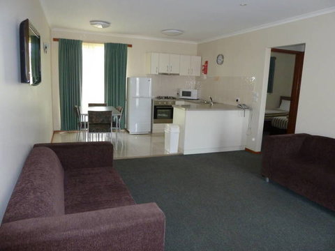 Werribee Motel & Apartments - Holiday Find 1