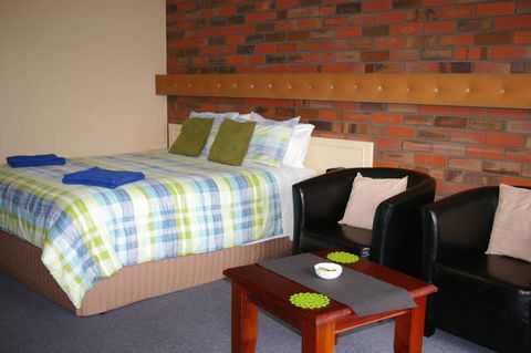 Coorrabin Motor Inn - Holiday Find 0