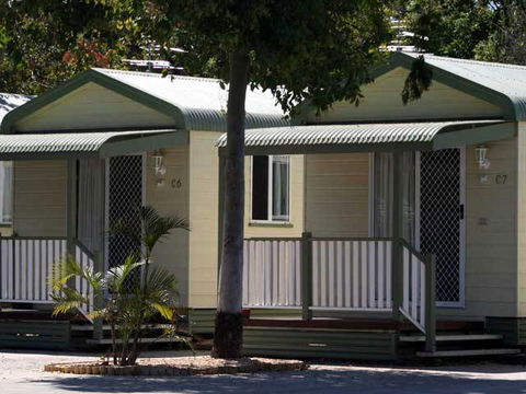 Emerald Cabin & Caravan Village - Holiday Find 0
