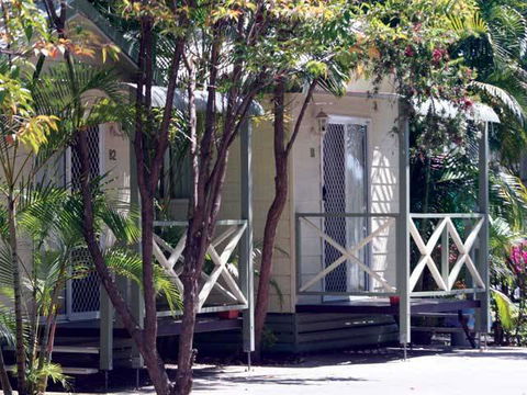 Emerald Cabin & Caravan Village - Holiday Find 2