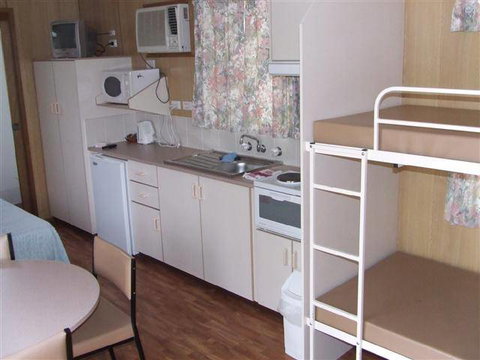 Grenfell Caravan Park - Holiday Find 2