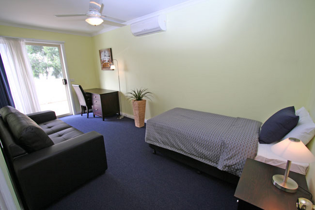 Hamilton Town House Motel On Shakespeare - Holiday Find 7
