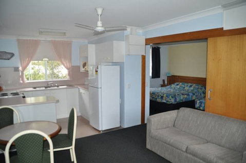 Haven Waters Motel And Apartments - Holiday Find 6