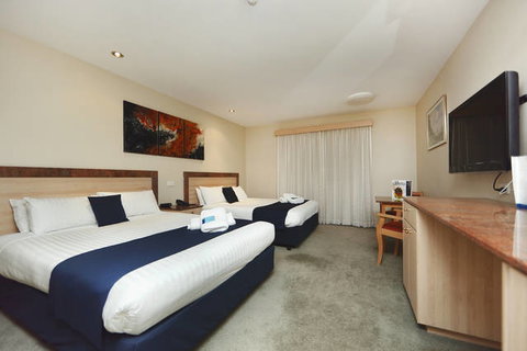 Ibis Styles Canberra - Holiday Find 3
