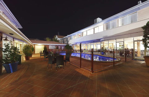 Ibis Styles Canberra - Holiday Find 5