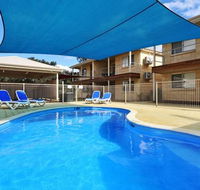 Lakeside Holiday Apartments