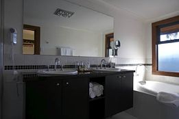 Lazy River Boutique Bed And Breakfast - Holiday Find 4