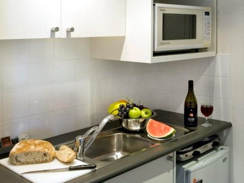 Macleay Serviced Apartment/Hotel - Holiday Find 7