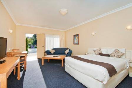 Nagambie Waterfront Motel - Holiday Find 0