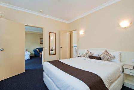 Nagambie Waterfront Motel - Holiday Find 4