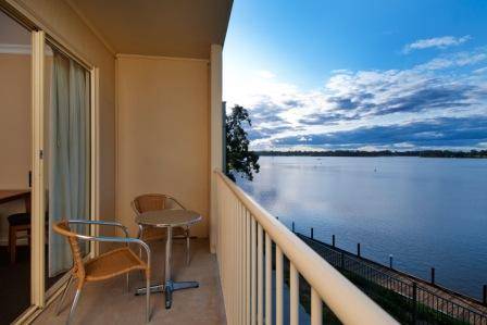 Nagambie Waterfront Motel - Holiday Find 6