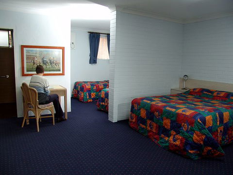 NOAH'S Mid City Motor Inn - Holiday Find 3