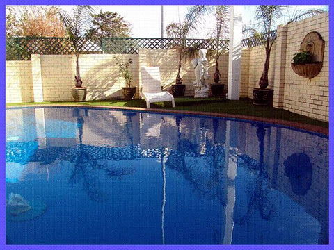 NOAH'S Mid City Motor Inn - Holiday Find 0