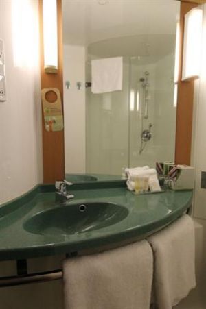 Ibis Newcastle - Holiday Find 3