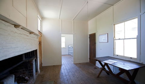 Brackens Cottage - Coolah - Holiday Find 1