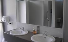 Culcairn Caravan Park - Holiday Find 5