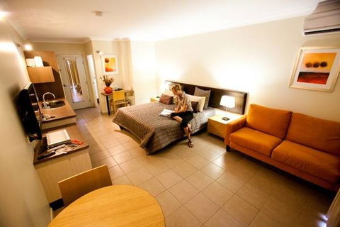 Spinifex Motel & Serviced Apartments - Holiday Find 0
