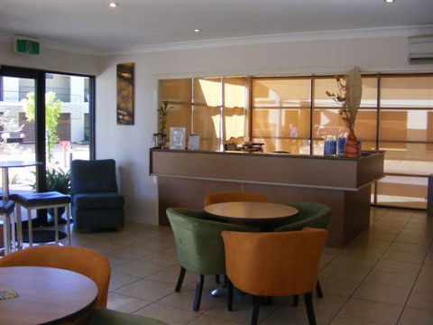 Spinifex Motel & Serviced Apartments - Holiday Find 3