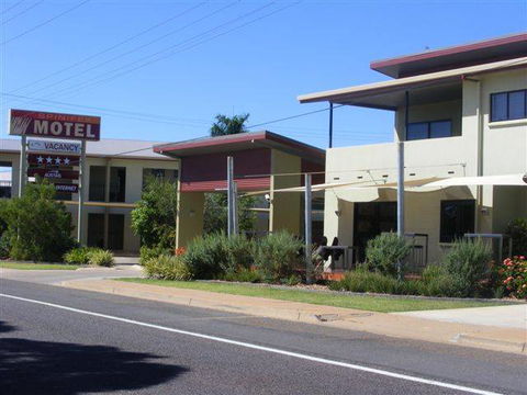 Spinifex Motel & Serviced Apartments - Holiday Find 4