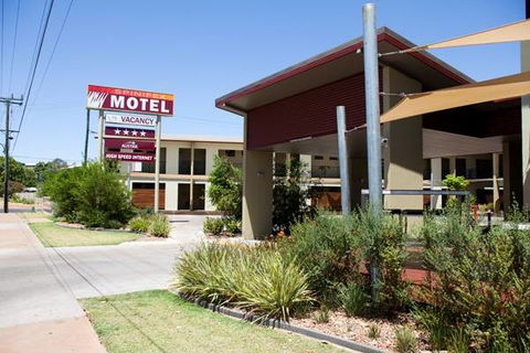 Spinifex Motel & Serviced Apartments - Holiday Find 9