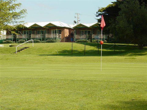 Tenterfield Golf Club And Fairways Lodge - Holiday Find 1