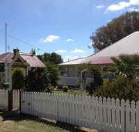 Tenterfield Luxury Historic c1895 Cottage - Holiday Find