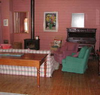 The Old School Country Retreat - Holiday Find
