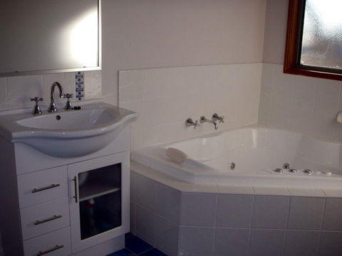 The Real McCoy Holiday Accommodation - Holiday Find 2